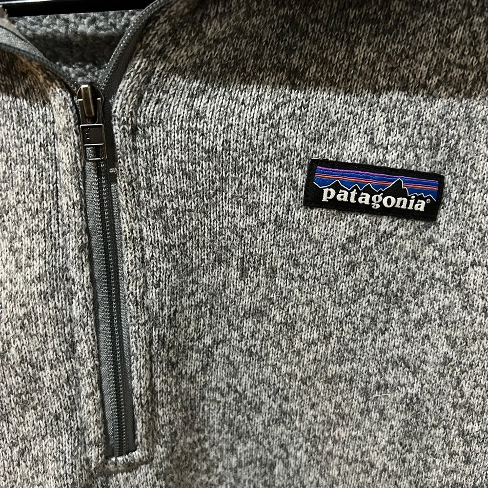 Patagonia gray pullover, size large - Picture 4 of 4